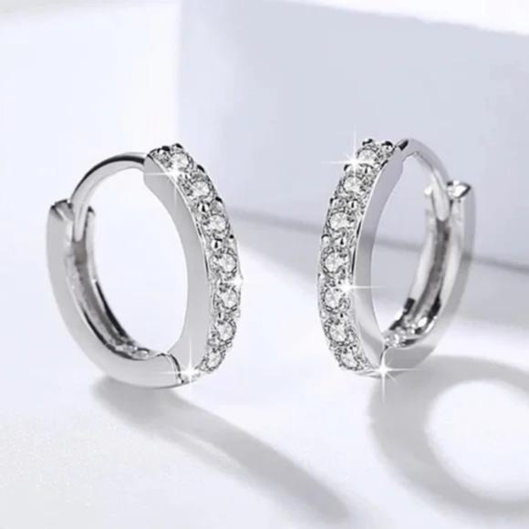 NEW 925 STERLING SILVER HOOP DIAMOND EARRINGS, NICE EARRINGS, CUTE EARRINGS. - Picture 5 of 5